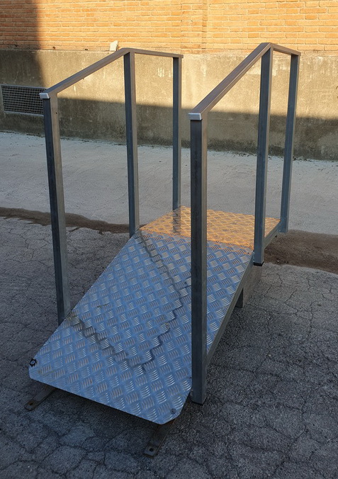 rampa plataforma pasarela metal 110x140x72 1u.